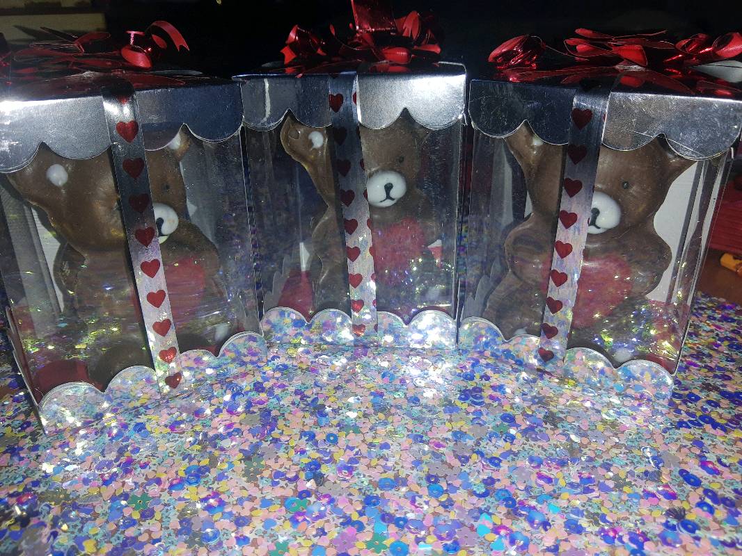 Caja con oso chocolate en estado de México