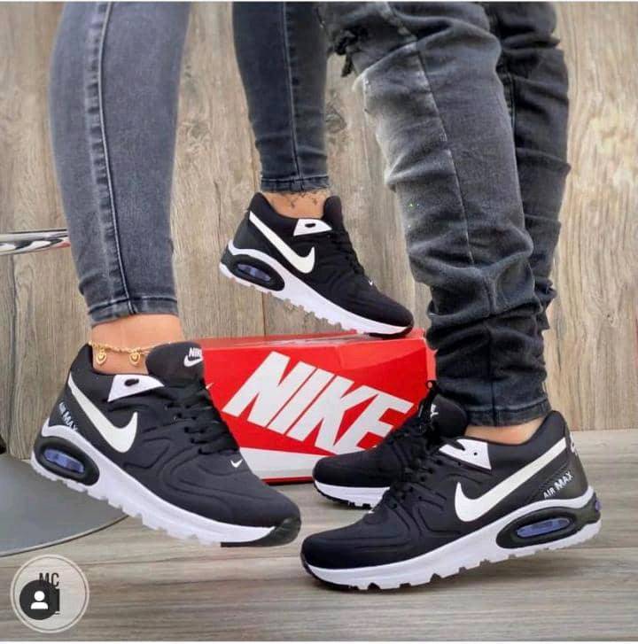 Zapatos deportivos para caballeros en Valencia
