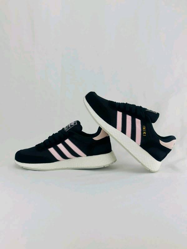 Adidas Iniki en San Salvador