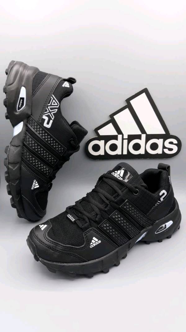 Adidas suela hotsell negra