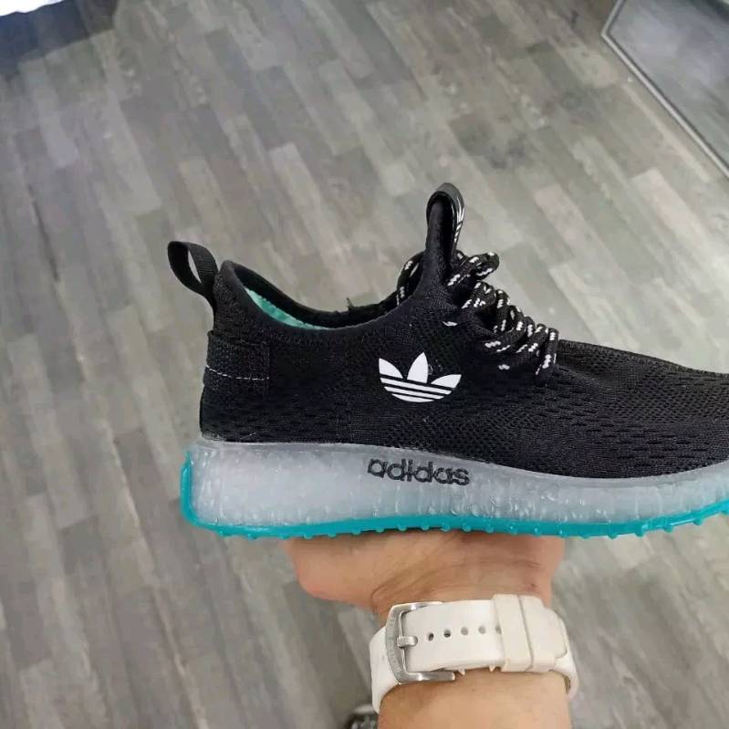 Los sales zapatos yisi