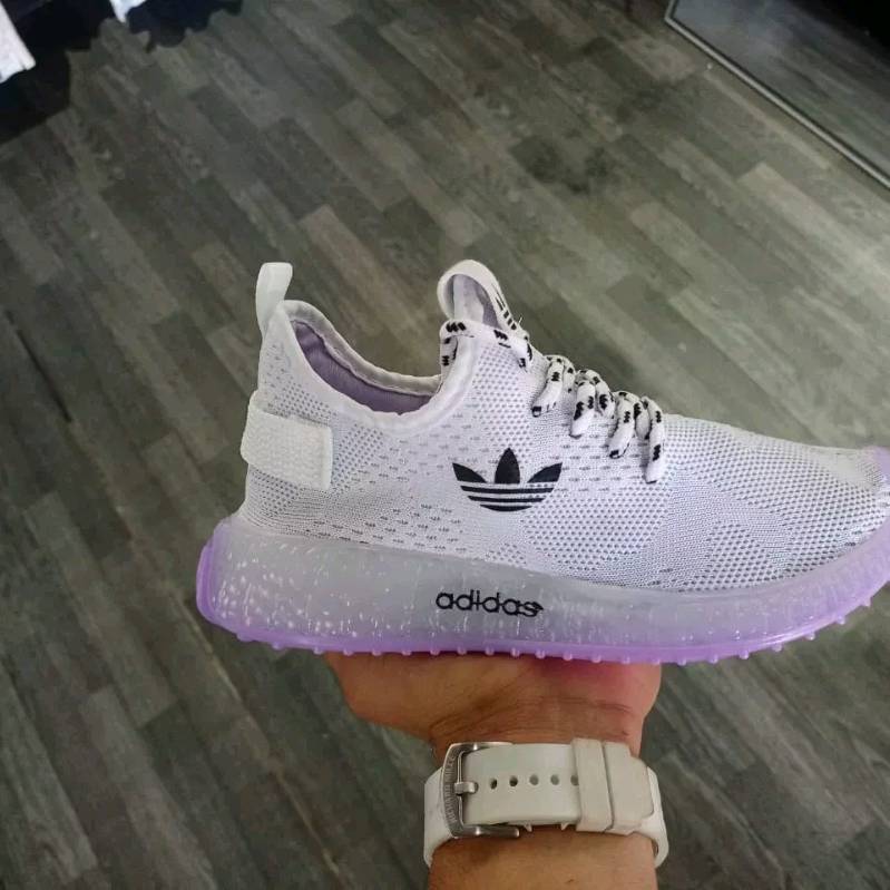 Tenis Adidas yisi para hombre y dama en Cali
