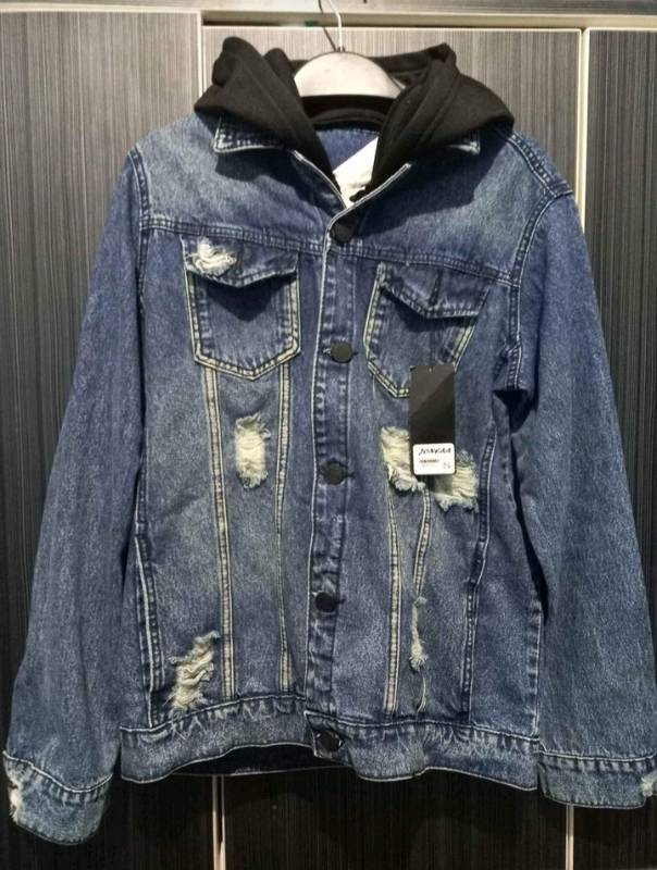 Casaca jean sales con capucha hombre