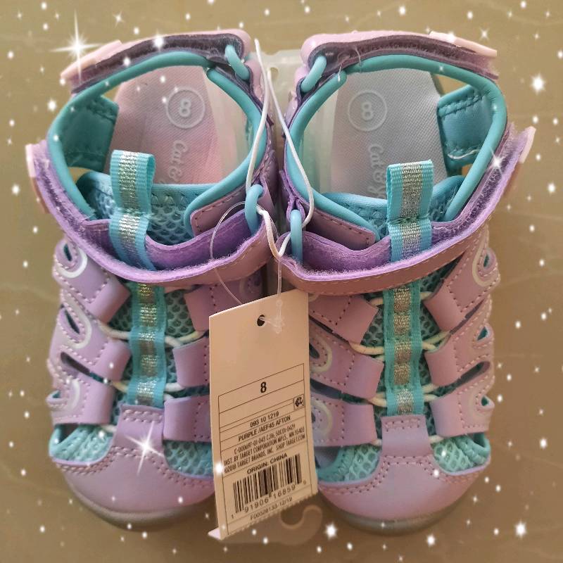 Zapatos de niña en target store