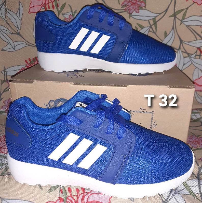 Adidas azules store rayas blancas