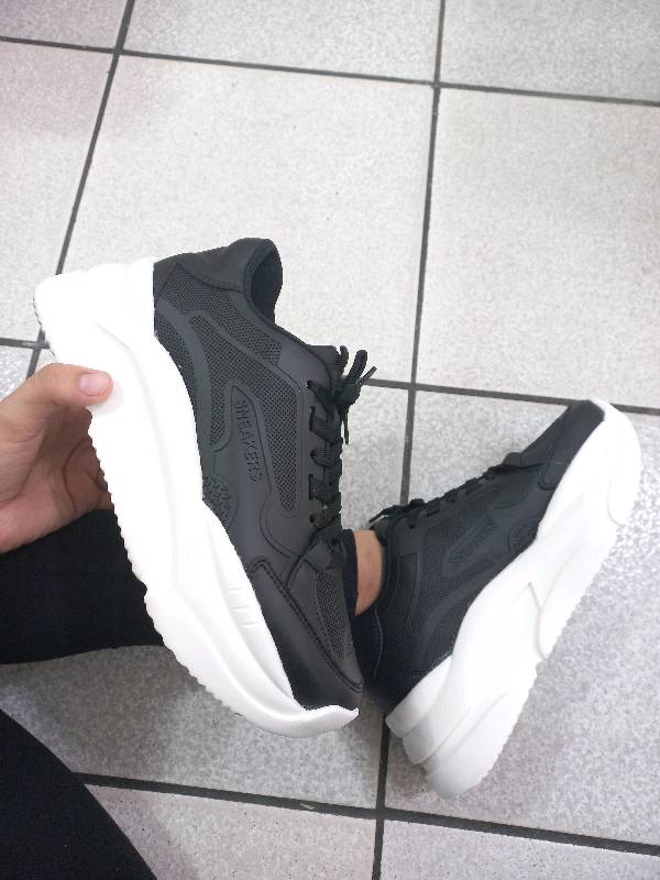 Sneakers en Machala
