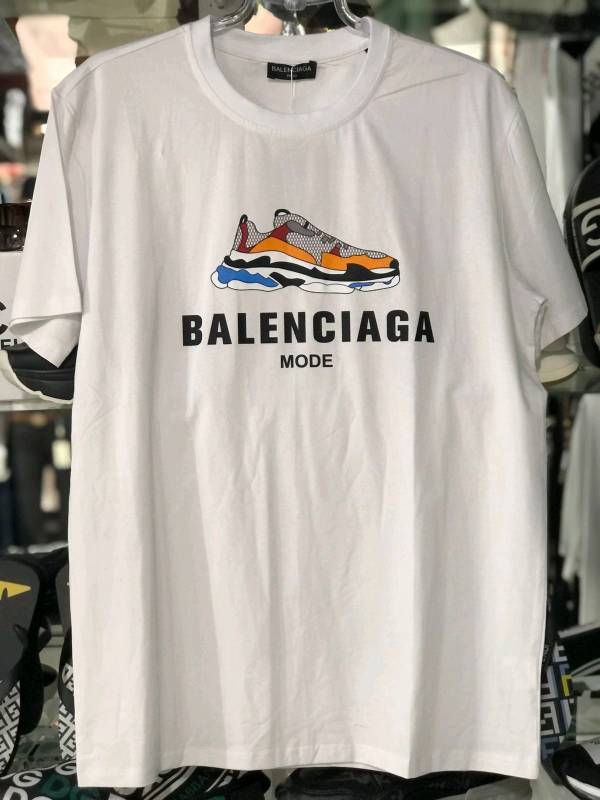 Camiseta balenciaga en santa cruz de la sierra