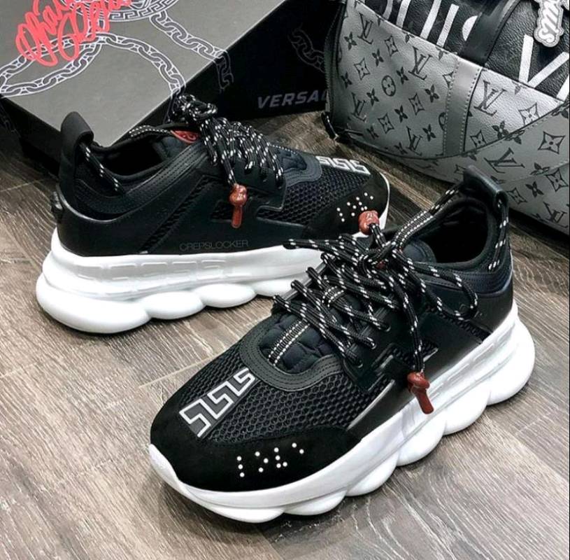 Precio de on sale zapatillas versace originales