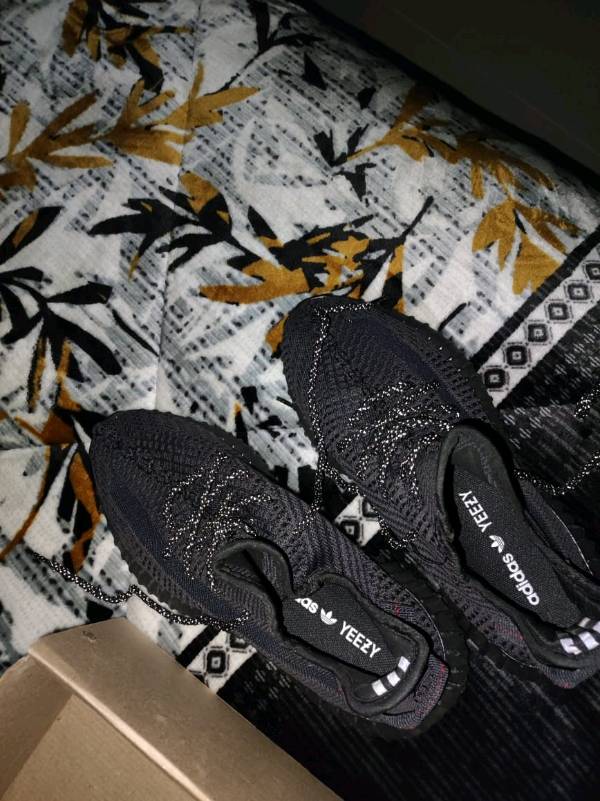 ADIDAS YEZZY BOSST 350 V2 Black Static