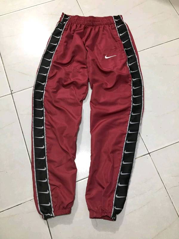 JOGGING ROMPEVIENTO NIKE en Buenos Aires