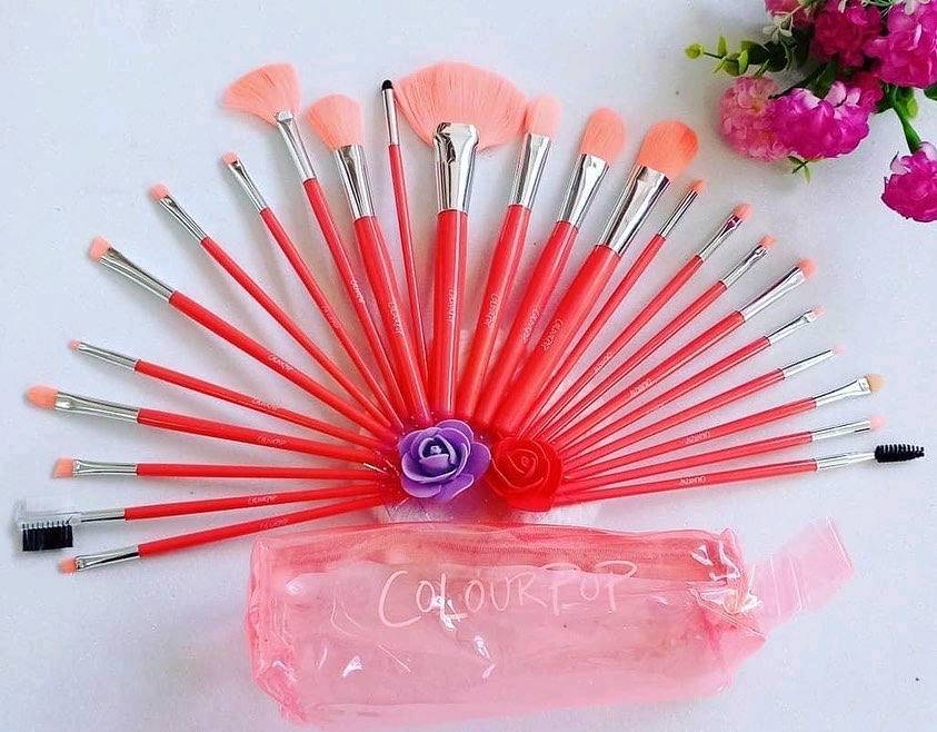 Set de hotsell brochas colourpop