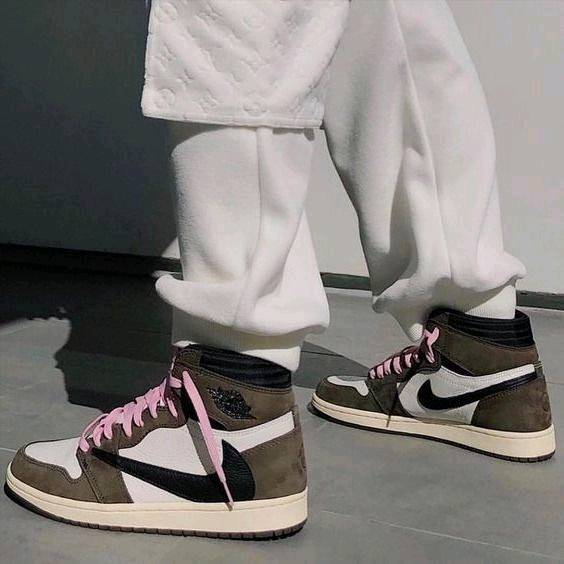 NIKE JORDAN RETRO 1 X TRAVIS SCOTT en Santa Cruz
