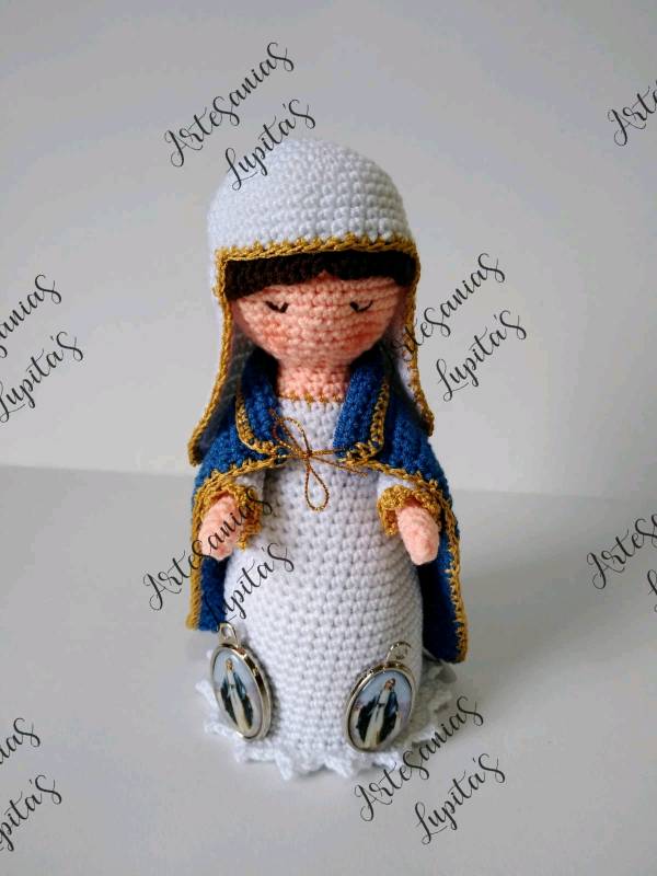 Virgen Milagrosa en crochet en Bogota