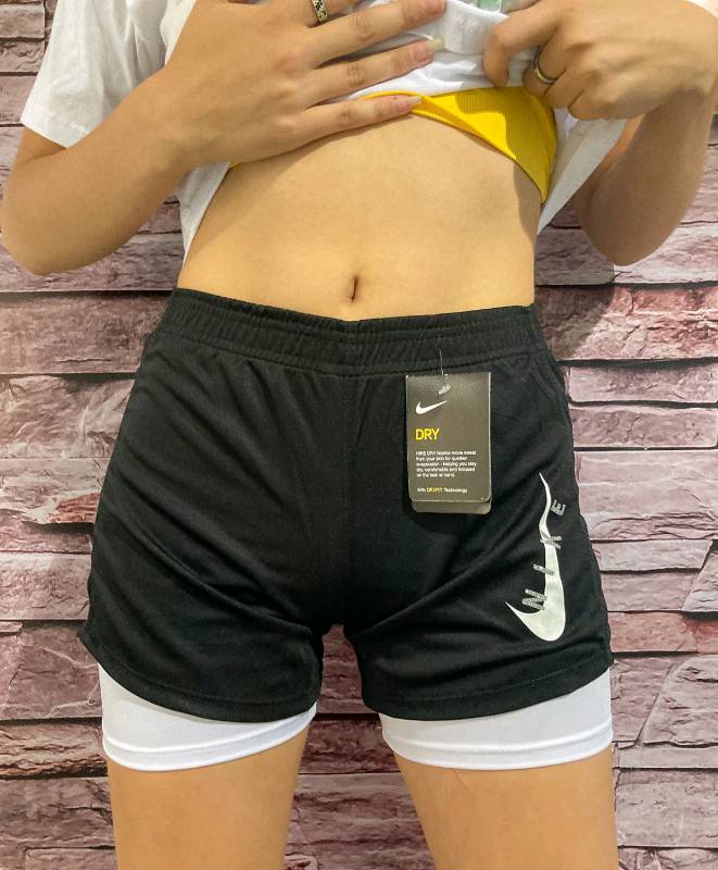 Short Nike con calza