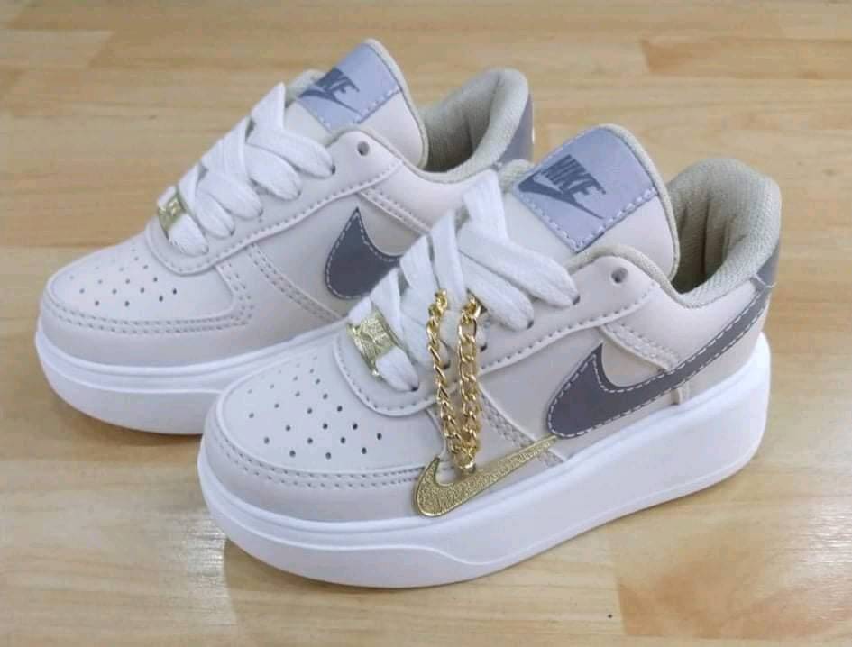 Nike air hot sale force pipa dorada