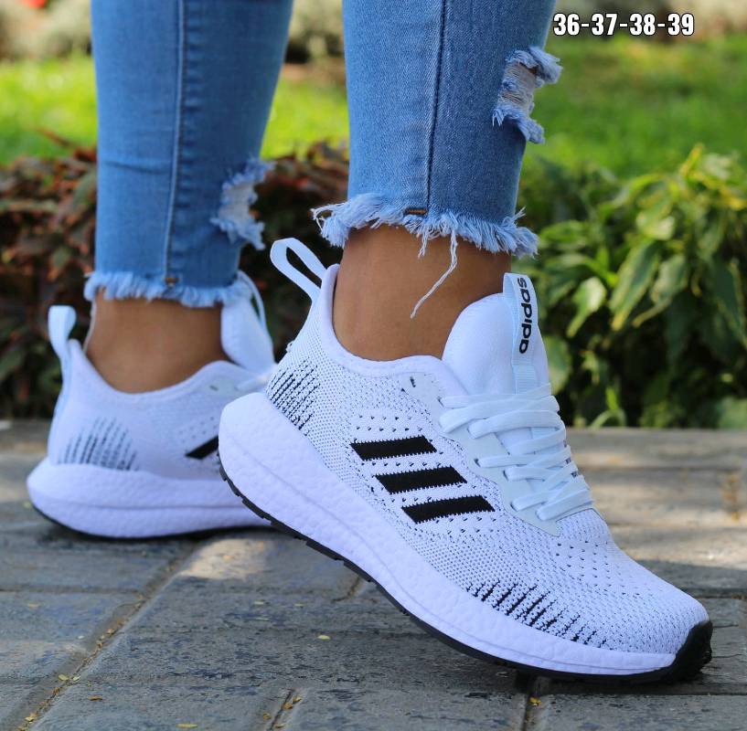Adidas y 2025 nike zapatillas