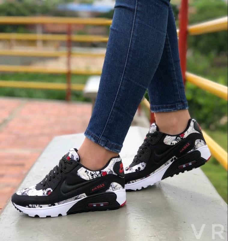 Nike air max flores deals