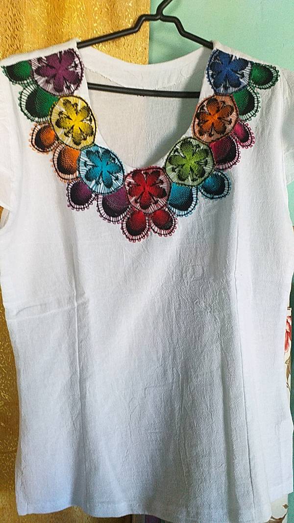 Blusas shop con apliques