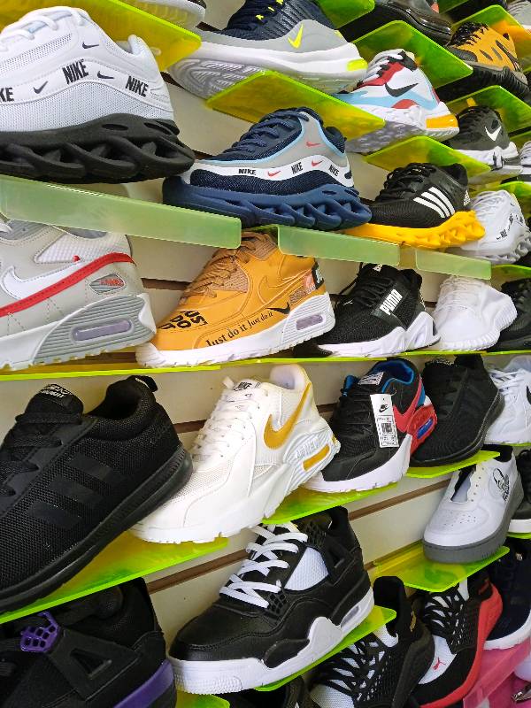 Zapatillas al por mayor y menor en Lima