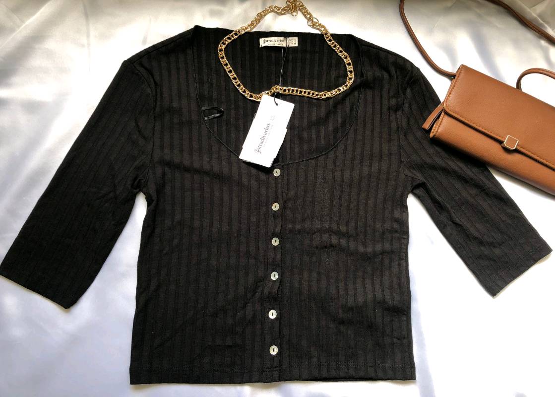Blusa online negra stradivarius