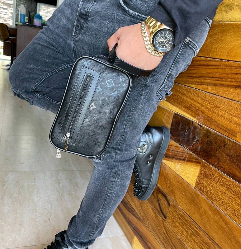 Bolso sobaquero deals hombre