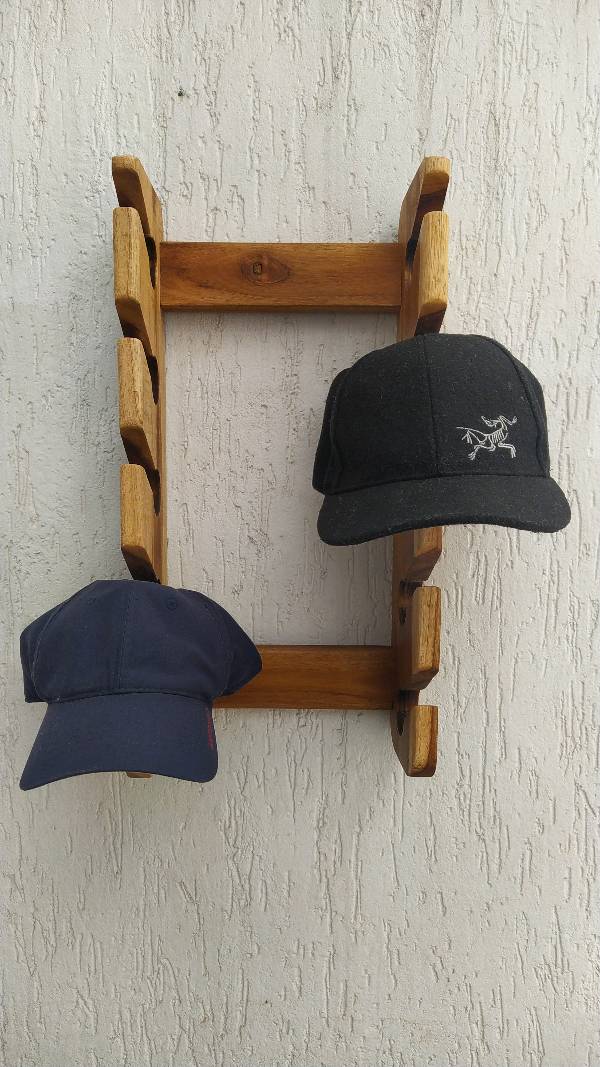 Perchero gorras deals