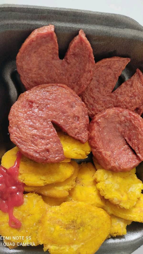 Fritos con salami Induveca estelar en Santo Domingo