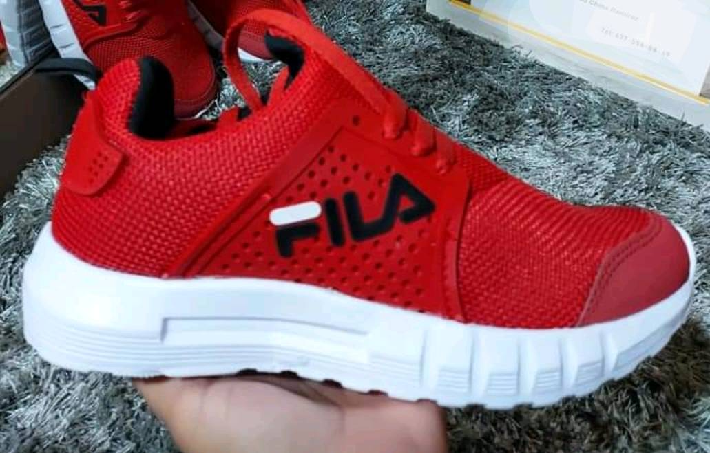 Imagenes de tenis fila store rojos