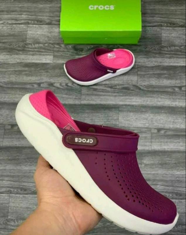 Crocs rojo vino new arrivals