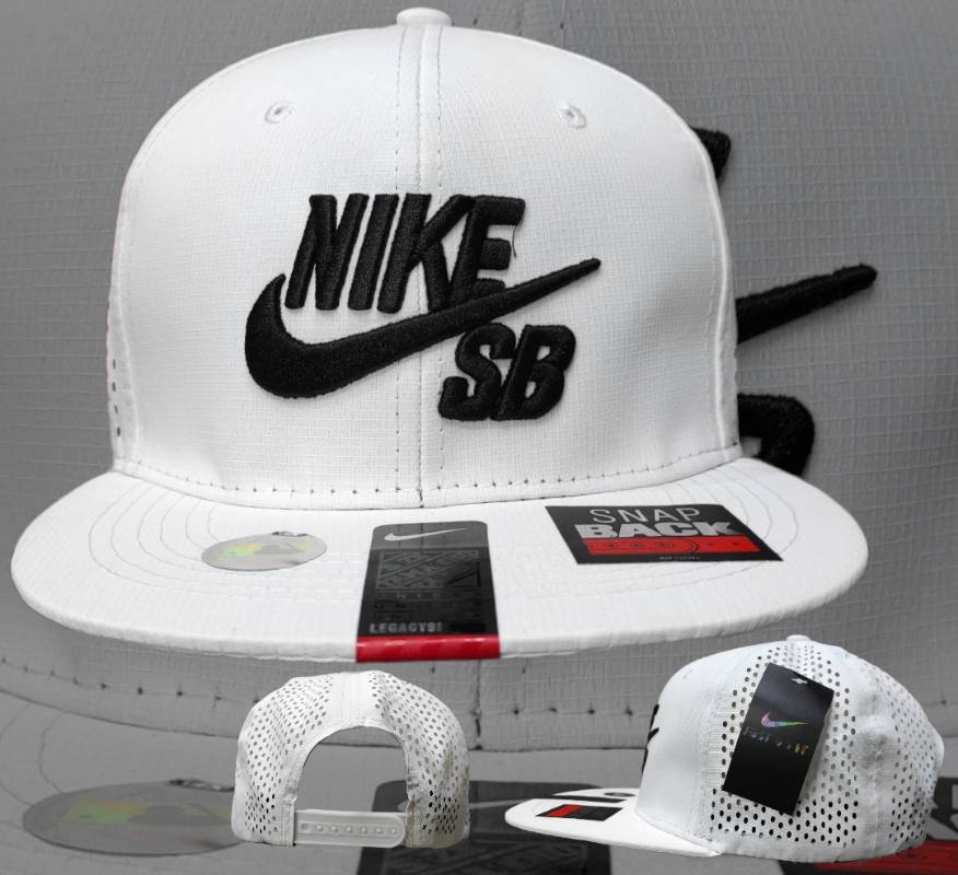 Gorra Nike Sb Color Blanca Bordada