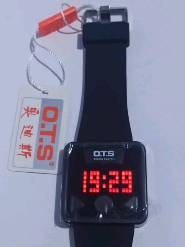 Reloj original O.T.S Touch watch sumergible al agua en Tarija
