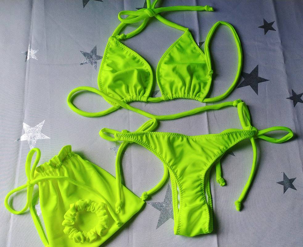 Bikini verde 2025 fluorescente
