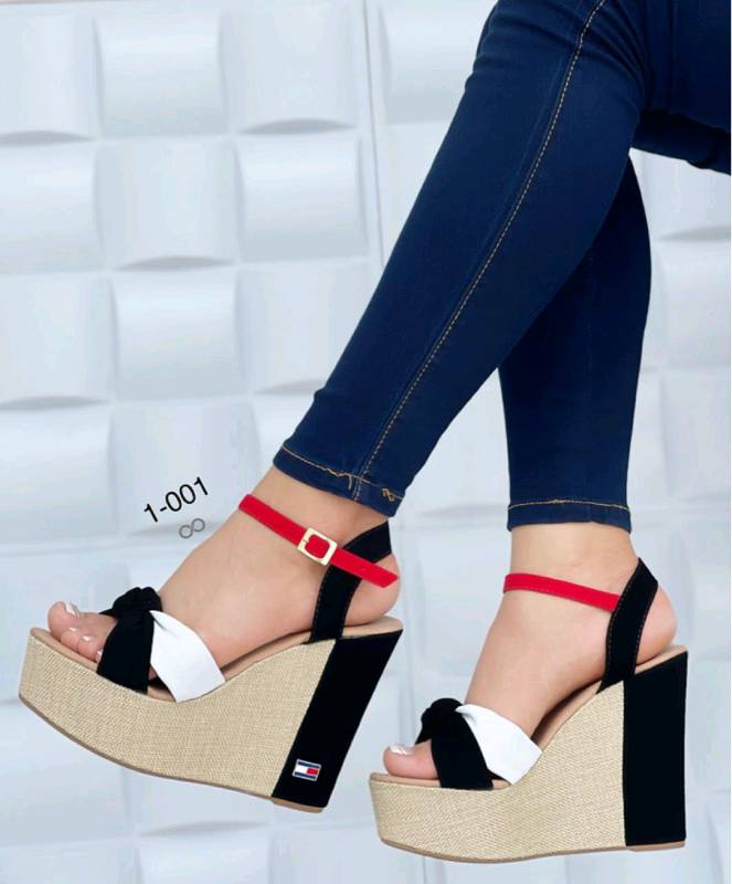 Plataformas Tommy Hilfiger en Panama