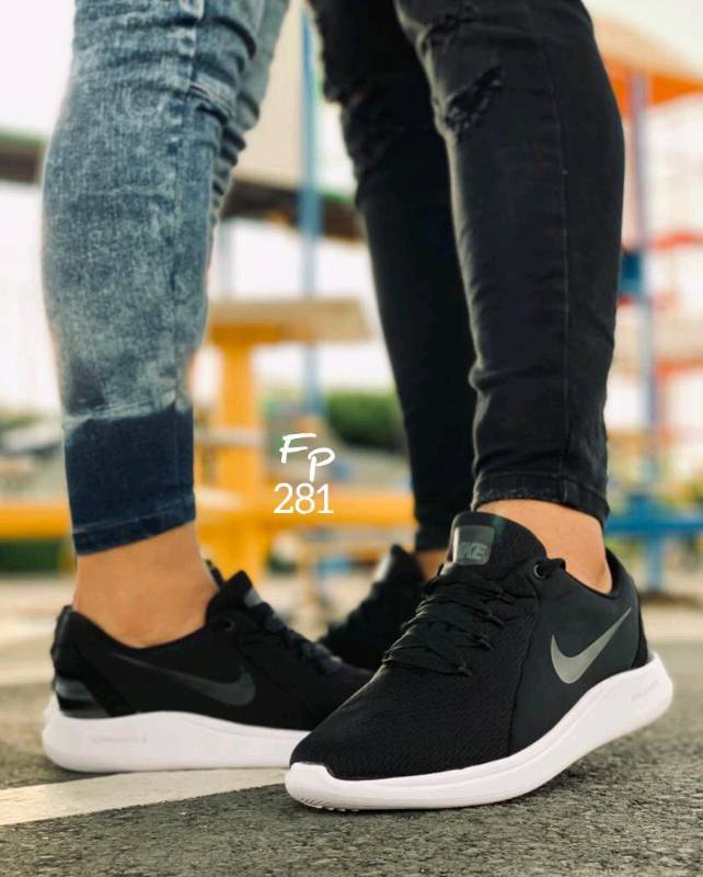 Tenis iguales para deals novios nike