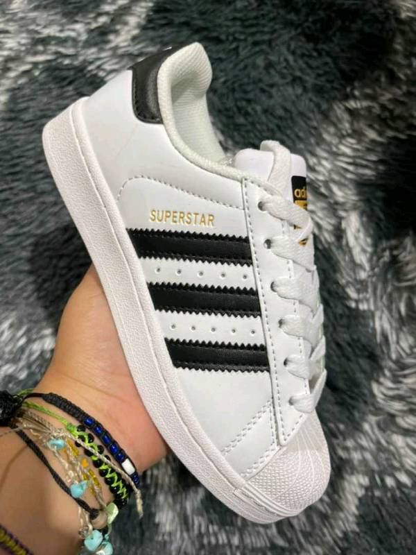 Precio de las outlet super star