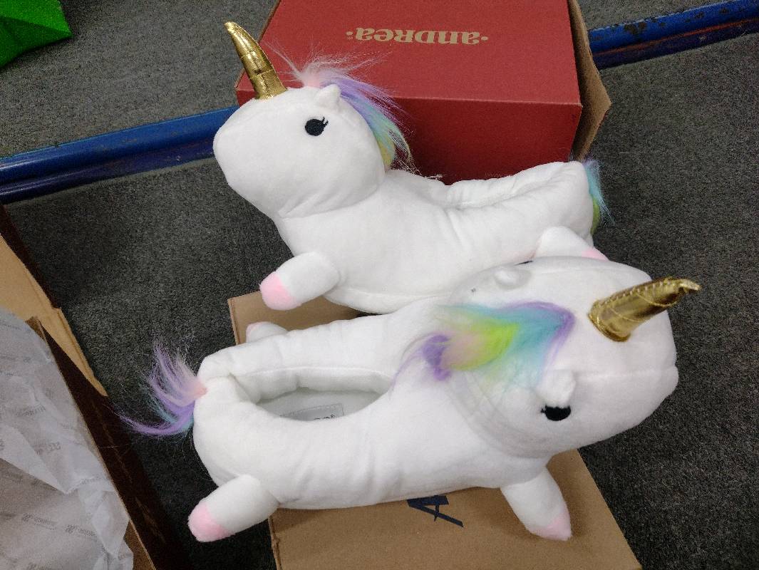 Pantuflas de unicornio andrea deals