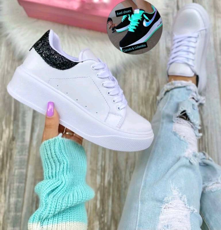Zapatos para Dama blancos modelo casual deportivo