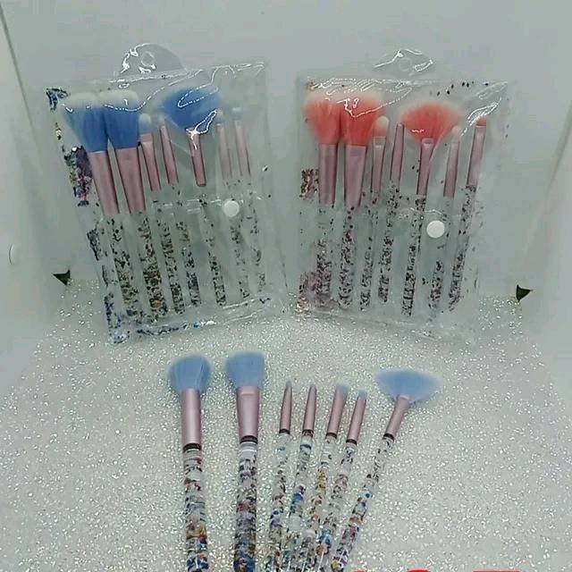 Set x7 brochas Lime Crime en Rosario