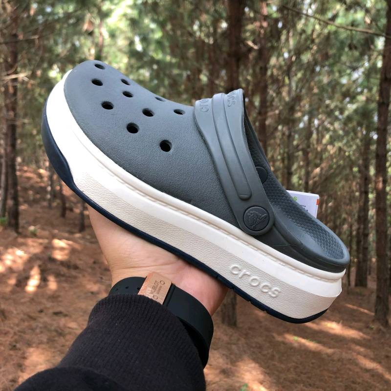 Full crocs top