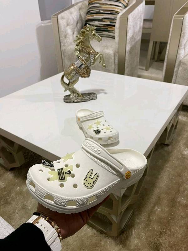 Bad Bunny x Crocs Classic Clog en Chitré