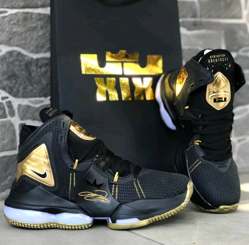 Botines lebron outlet
