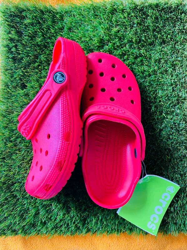 Crocs rojas outlet