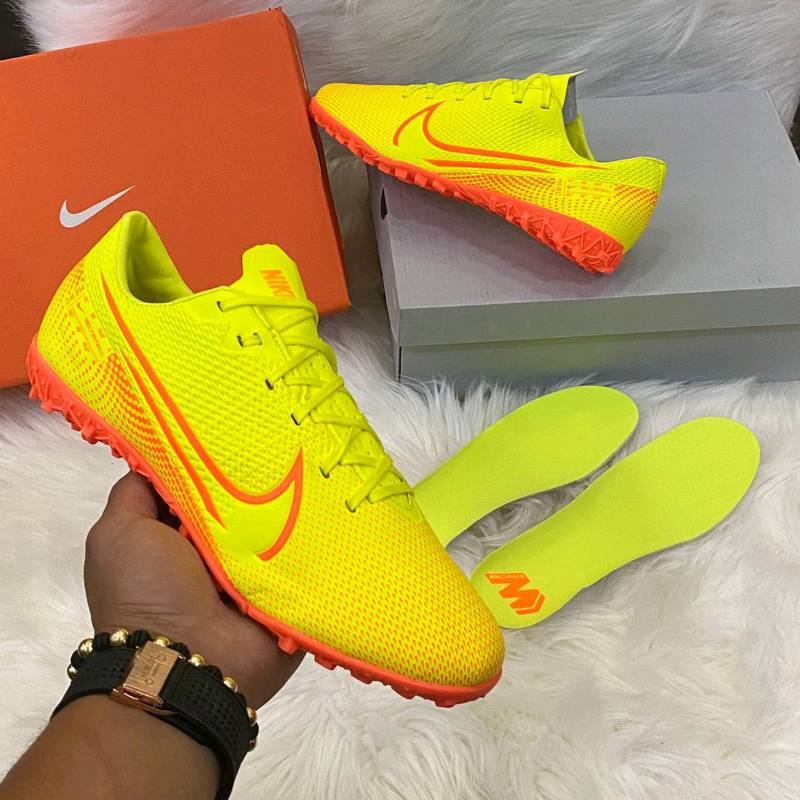 Guayos para sintetica nike hot sale
