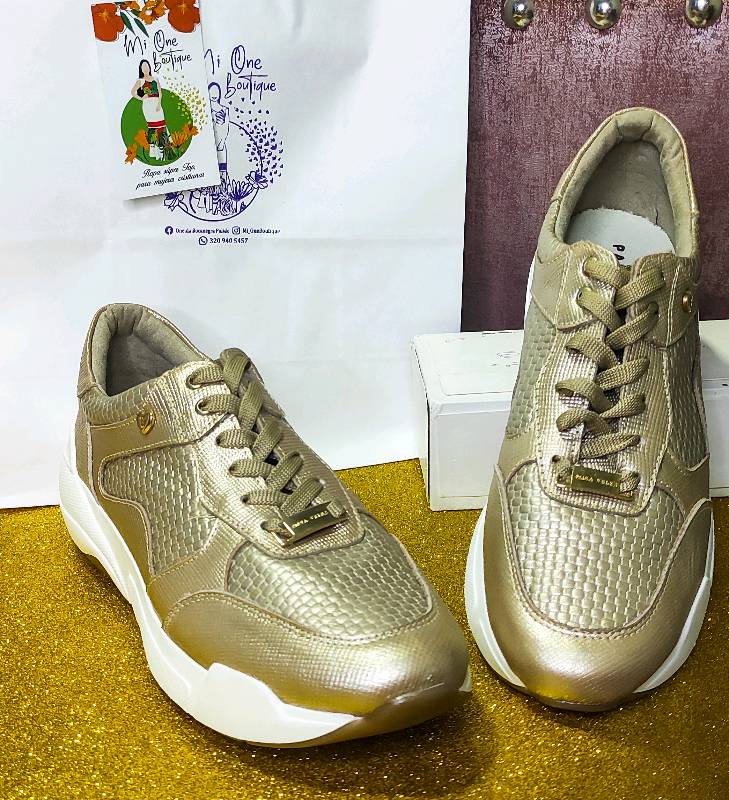 Tenis dorados 2025 andrea
