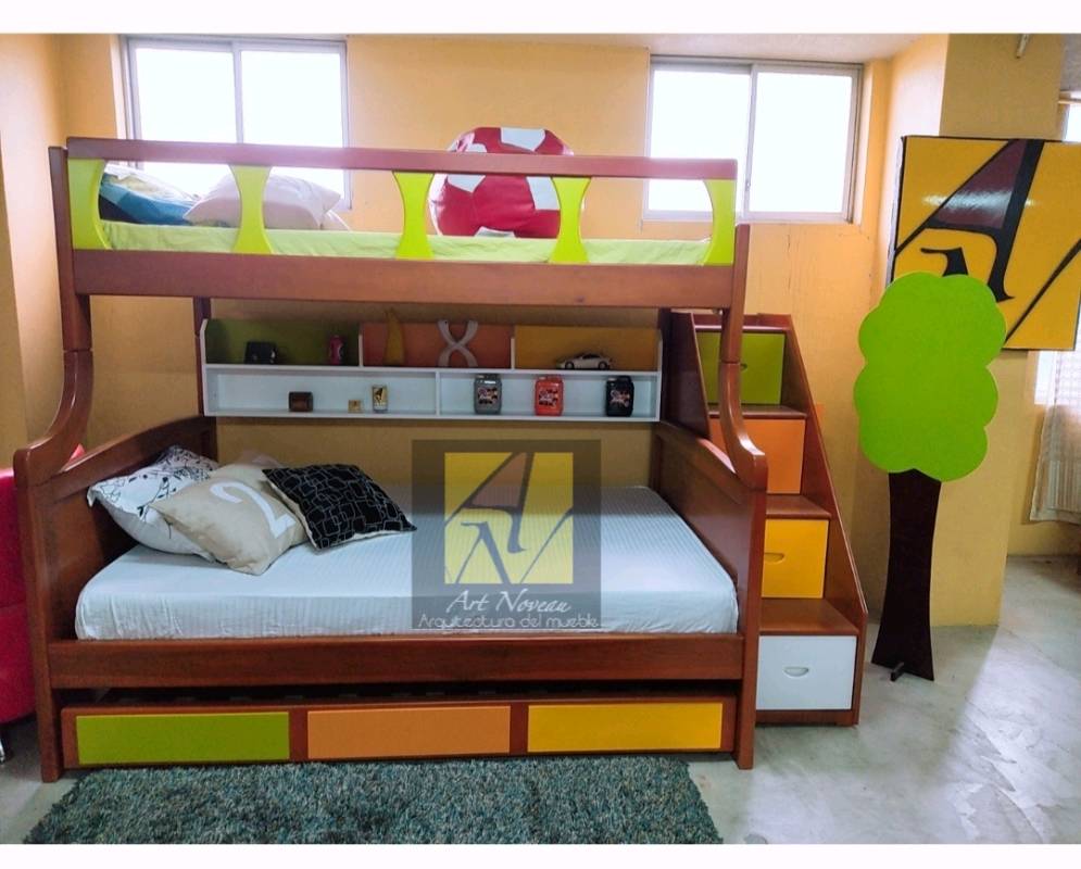 LITERA TRIPLE CON REPISA Y MUEBLE TIPO GRADA en Quito