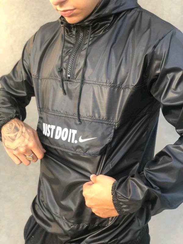 Buzo sales rompeviento nike