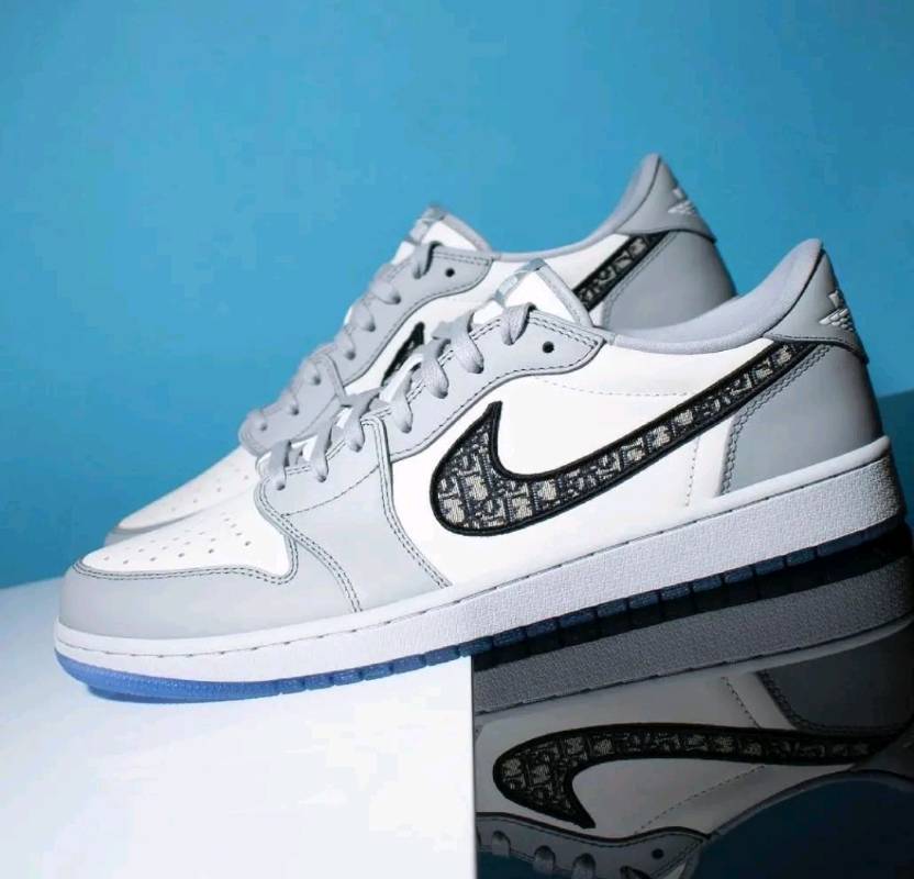 Precio de nike dior sales