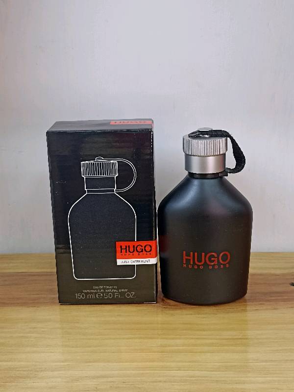 Hugo BOSS Cantimplora Negra en Caracas