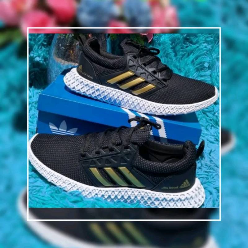 ADIDAS ULTRA BOOST