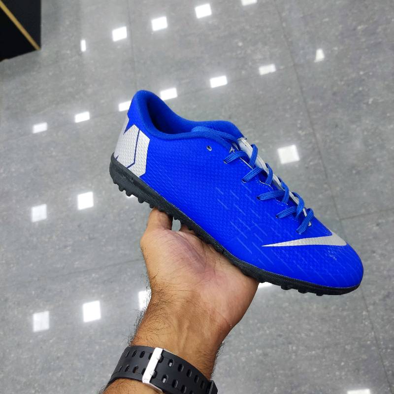 ZAPATOS DE FUTBOL MICROTACOS TALLAS 35 AL 40 en Caracas